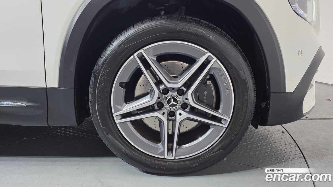 Mercedes-Benz GLB-Class 2020