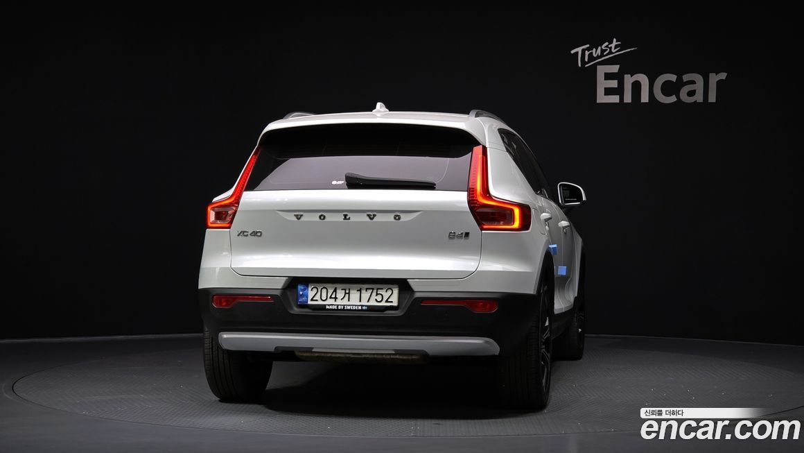 Volvo XC40 2021