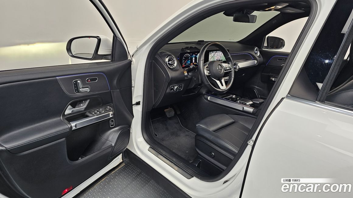 Mercedes-Benz GLB-Class 2021