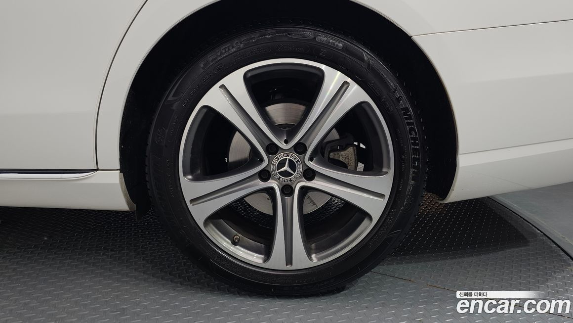 Mercedes-Benz E-Class 2020