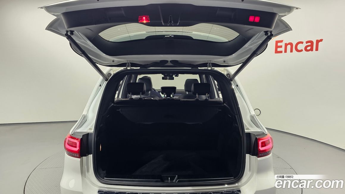 Mercedes-Benz GLB-Class 2021