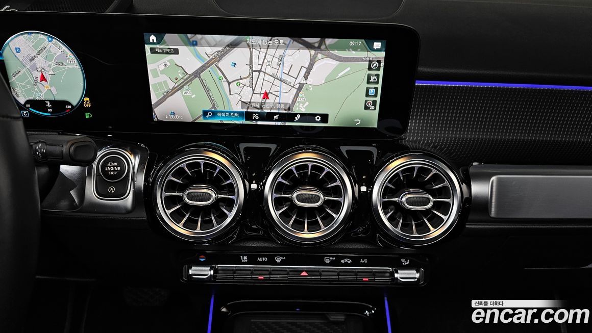 Mercedes-Benz GLB-Class 2021