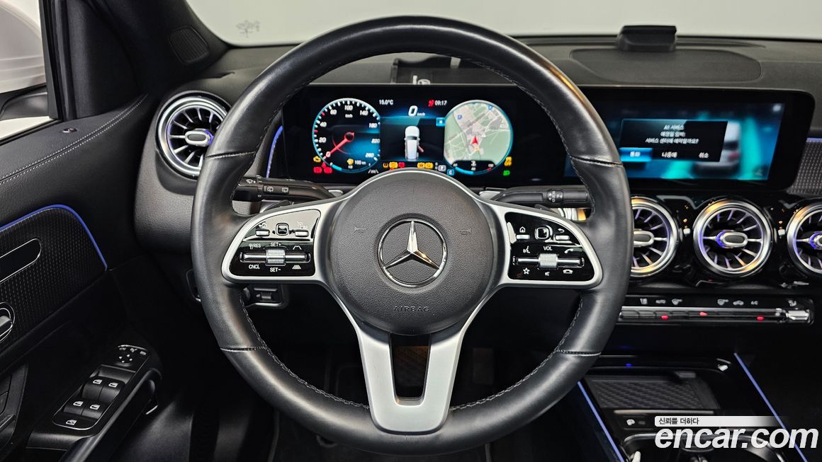 Mercedes-Benz GLB-Class 2021