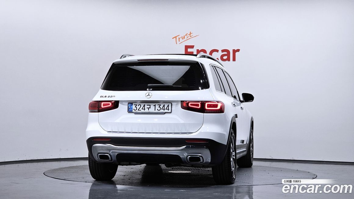 Mercedes-Benz GLB-Class 2021