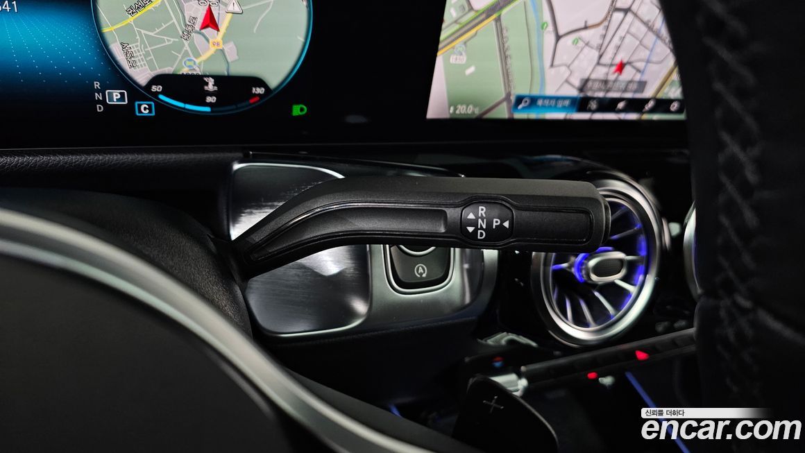 Mercedes-Benz GLB-Class 2021