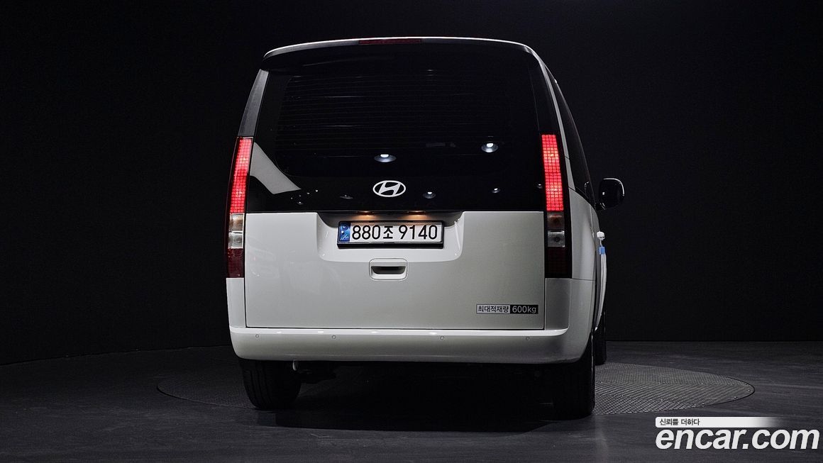 Hyundai Staria 2025