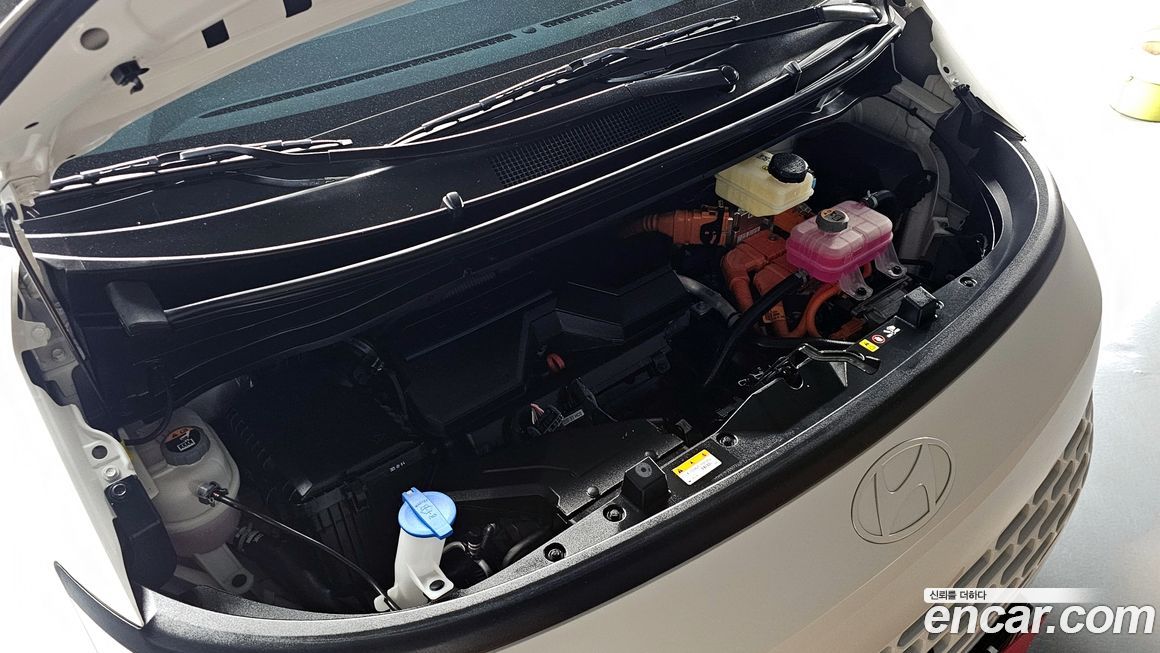 Hyundai Staria 2025