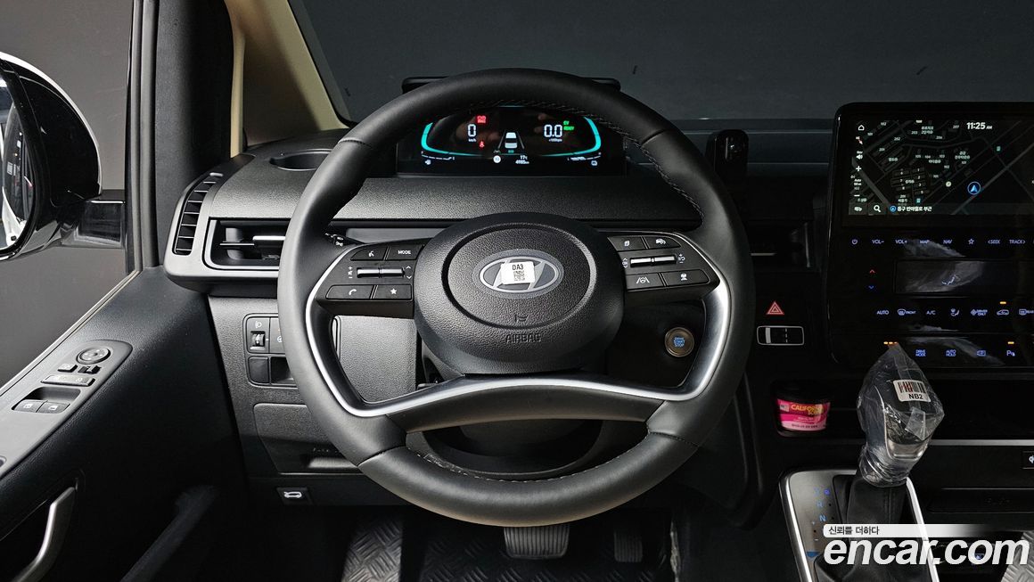 Hyundai Staria 2025