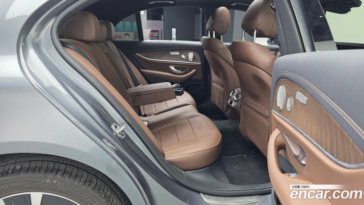 Mercedes-Benz E-Class 2021