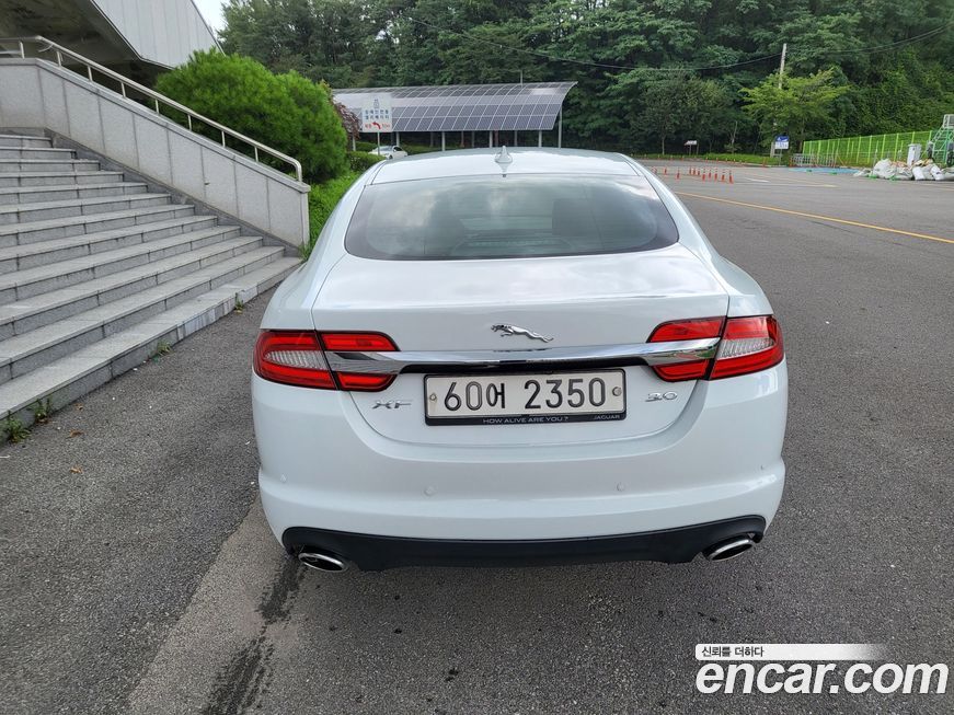 Jaguar XF 2013