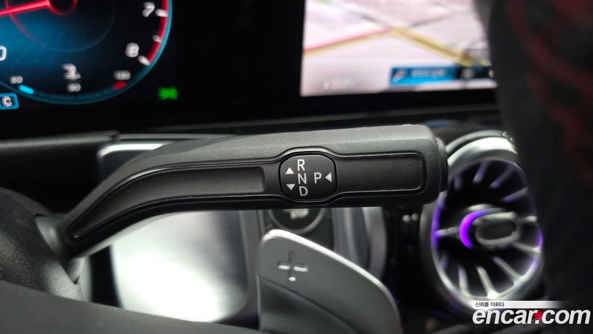 Mercedes-Benz GLB-Class 2022