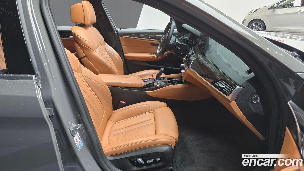 BMW 5-Series 2021