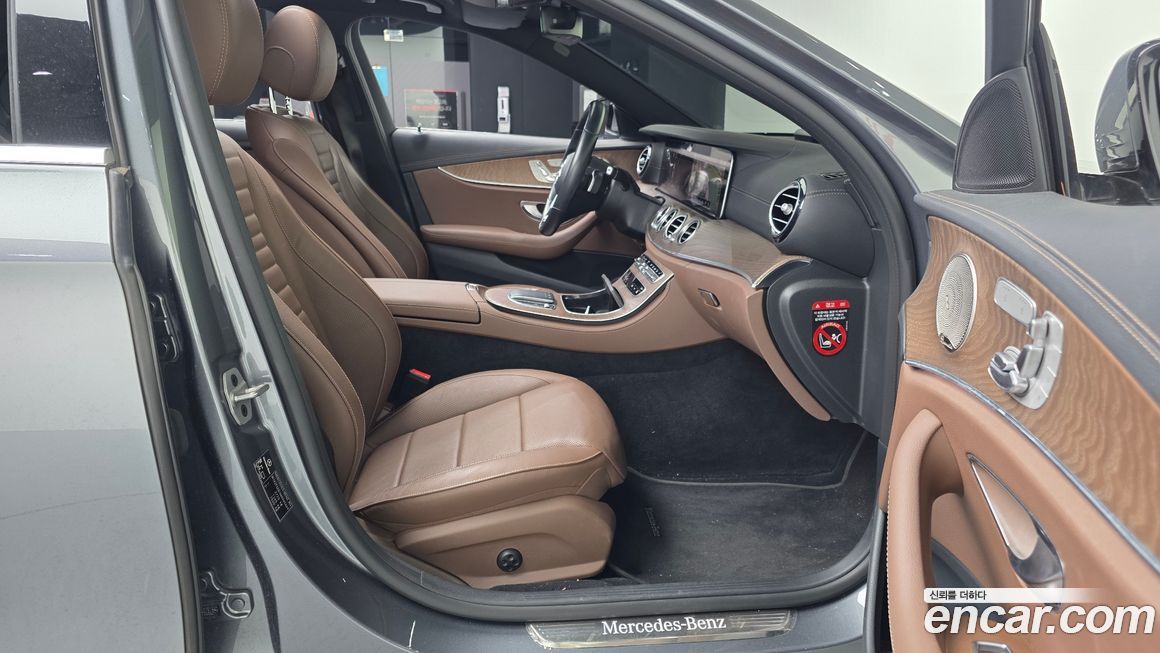 Mercedes-Benz E-Class 2021