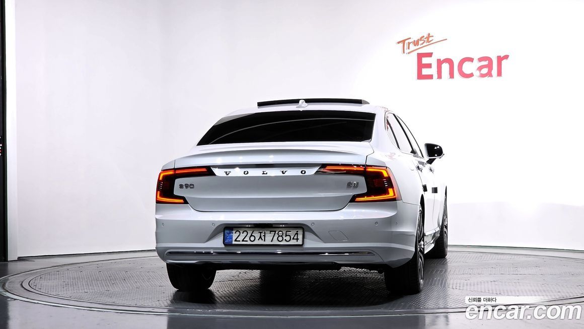 Volvo S90 2023