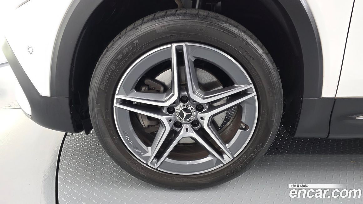 Mercedes-Benz GLB-Class 2022