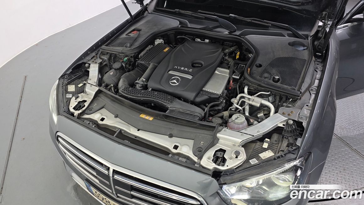 Mercedes-Benz E-Class 2021