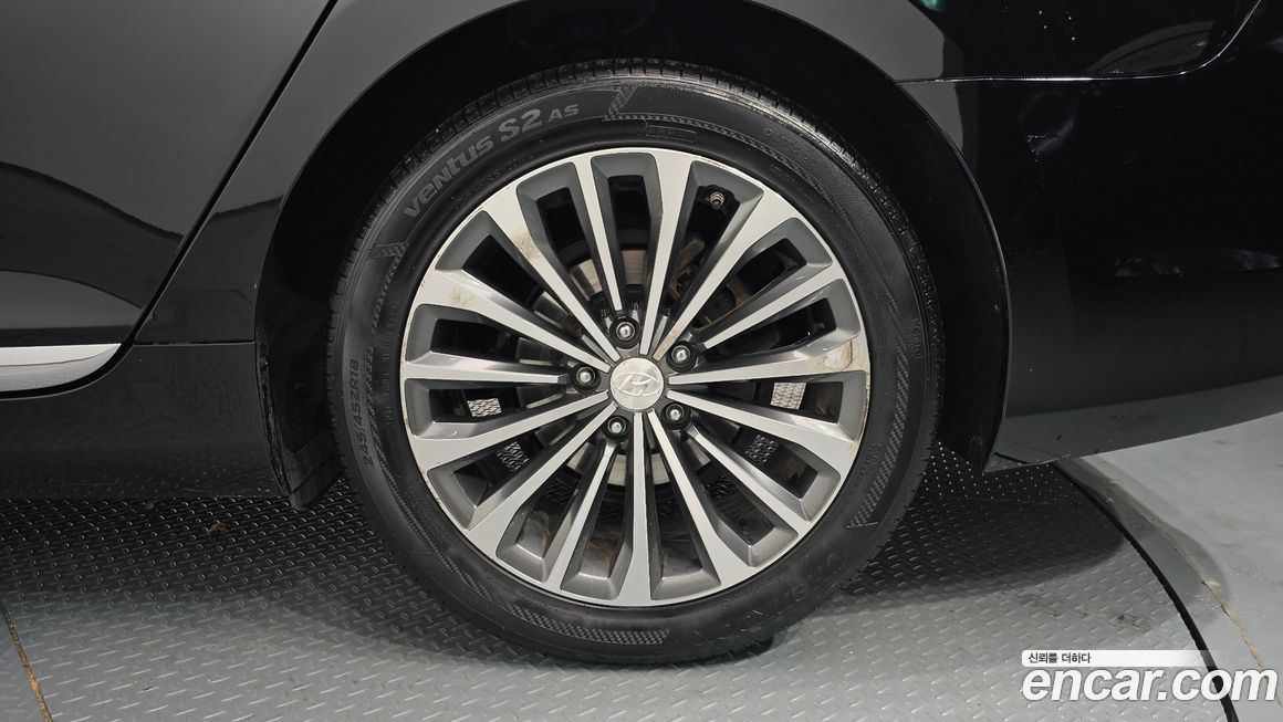 Hyundai Grandeur 2013