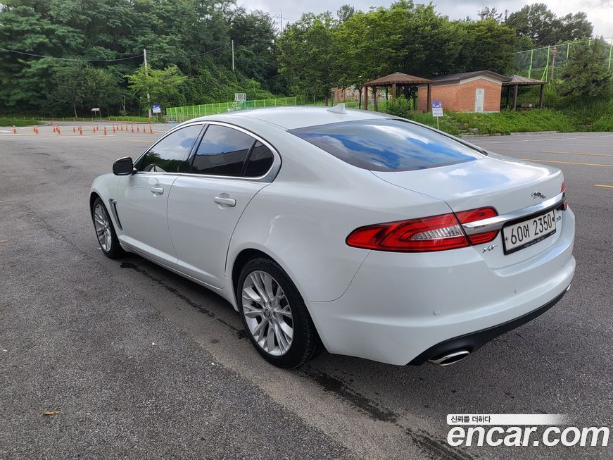 Jaguar XF 2013