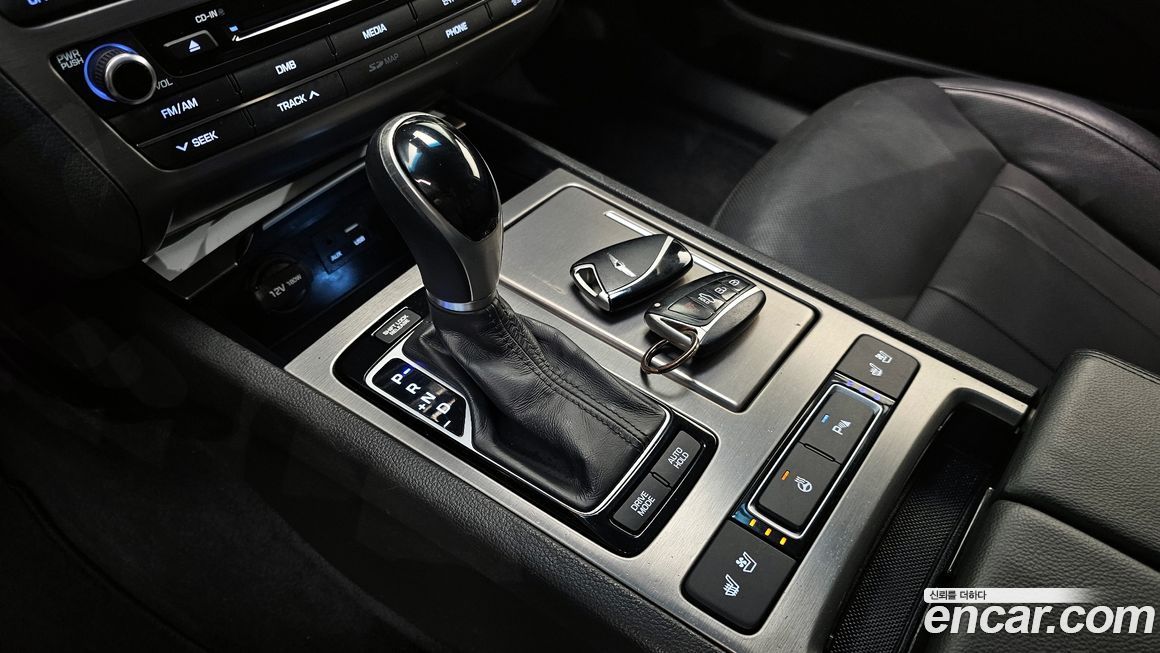 Hyundai Genesis 2016