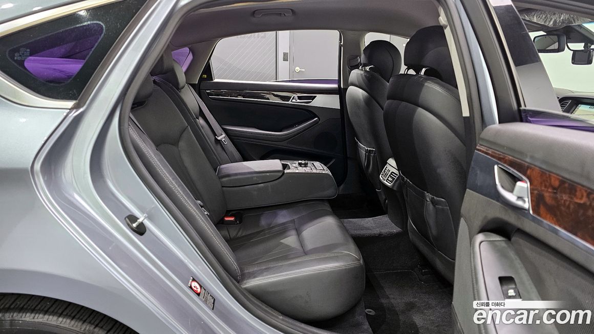 Hyundai Genesis 2016