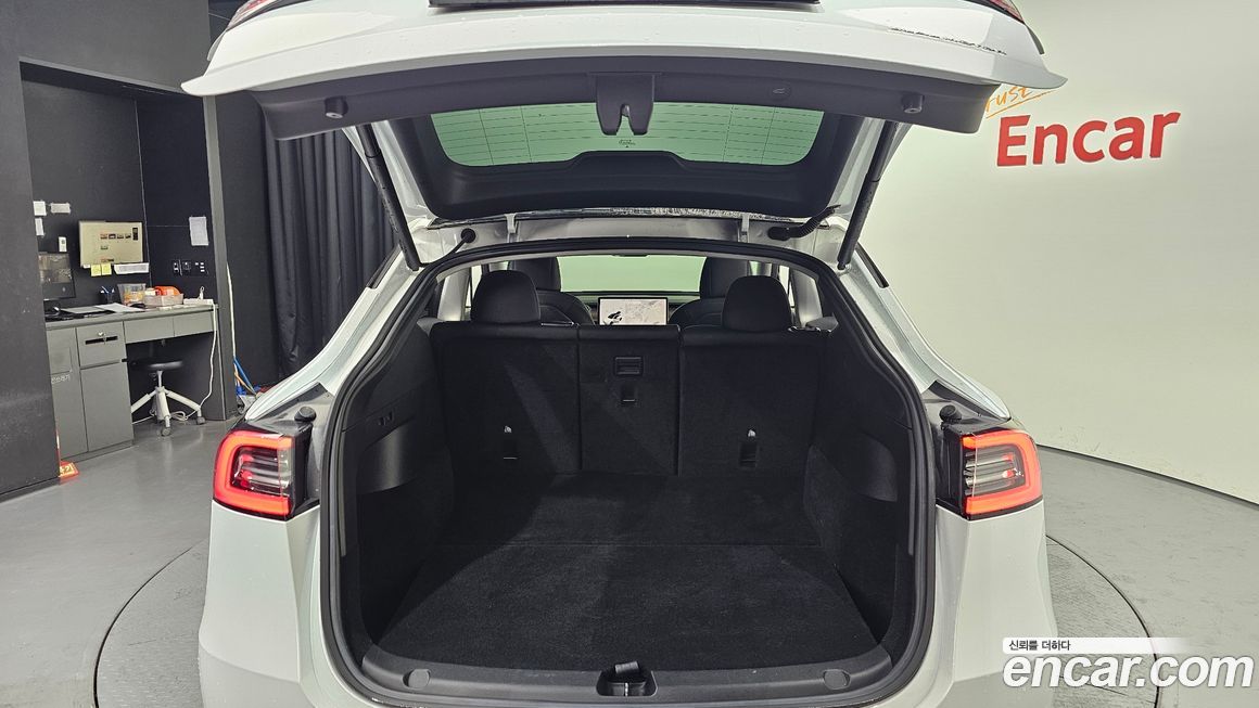 Tesla Model Y 2021