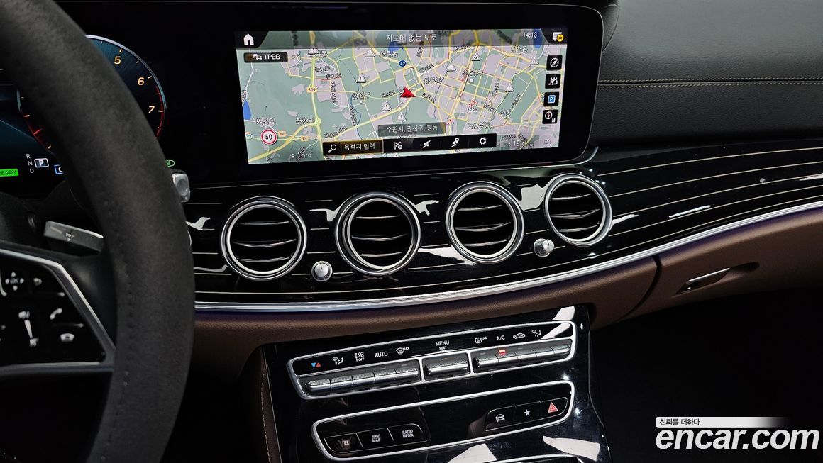 Mercedes-Benz E-Class 2021