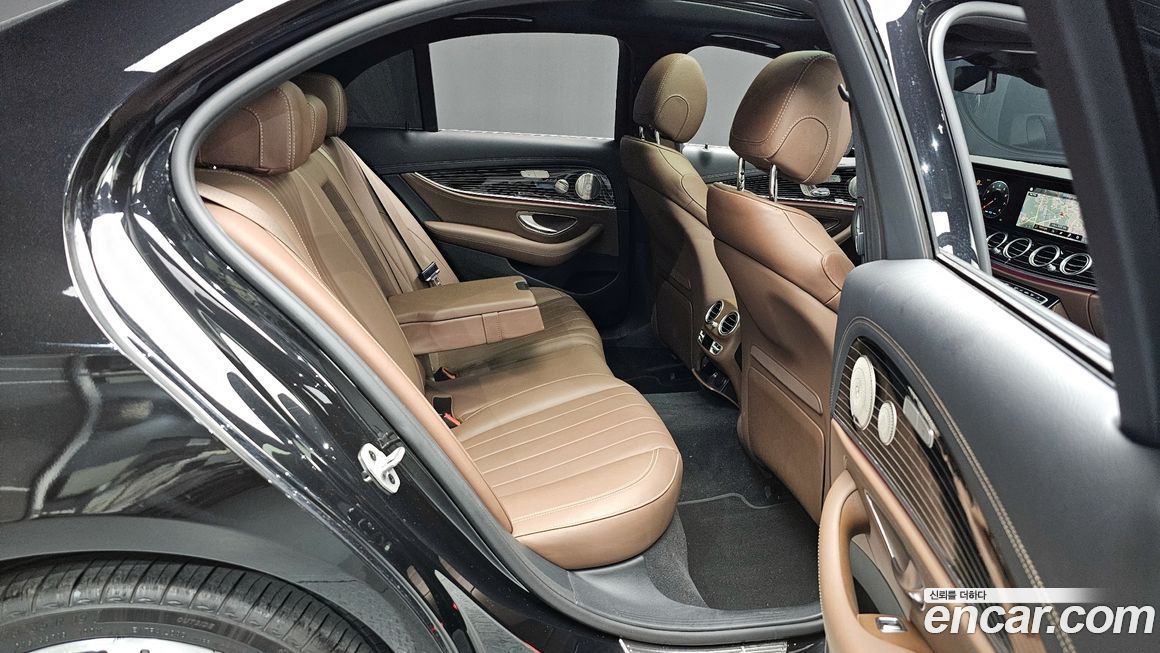 Mercedes-Benz E-Class 2021