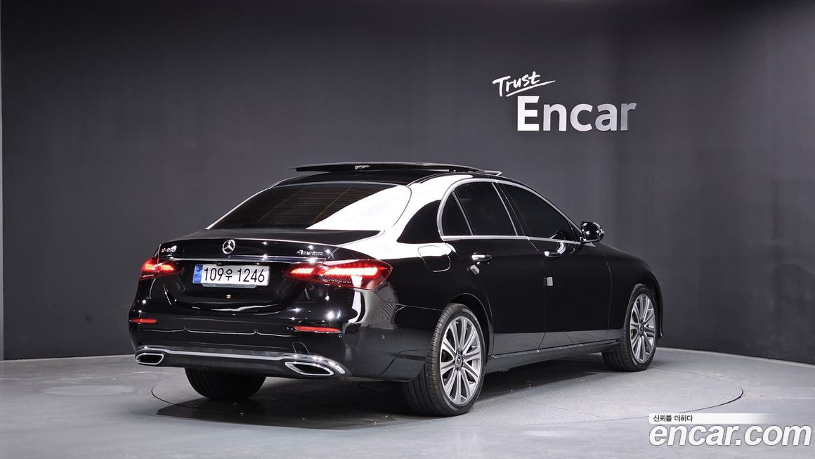 Mercedes-Benz E-Class 2021