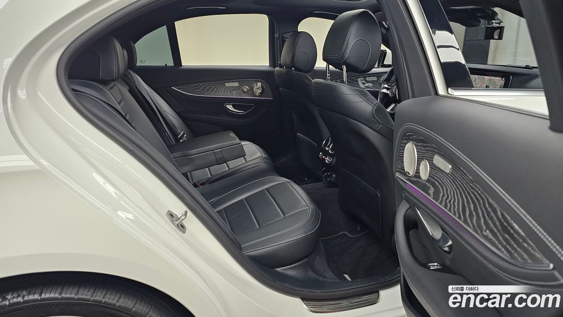 Mercedes-Benz E-Class 2021