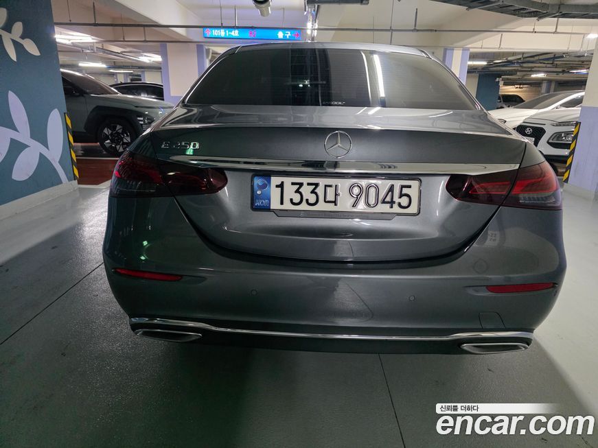 Mercedes-Benz E-Class 2022