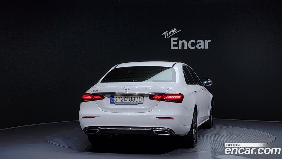 Mercedes-Benz E-Class 2023