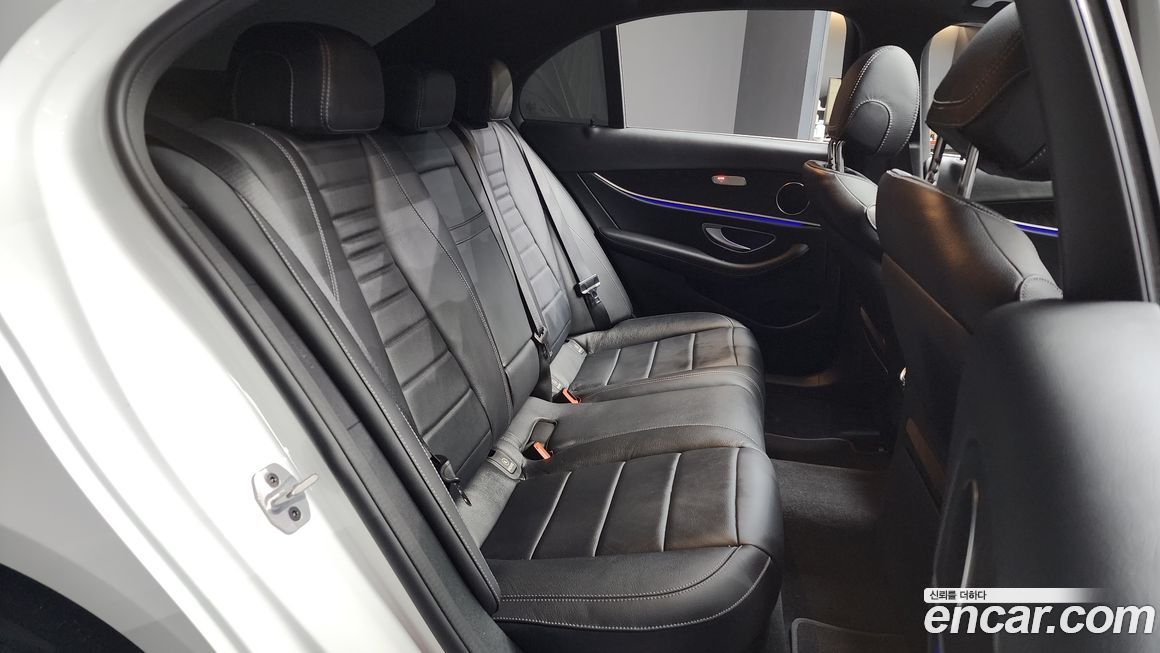 Mercedes-Benz E-Class 2023