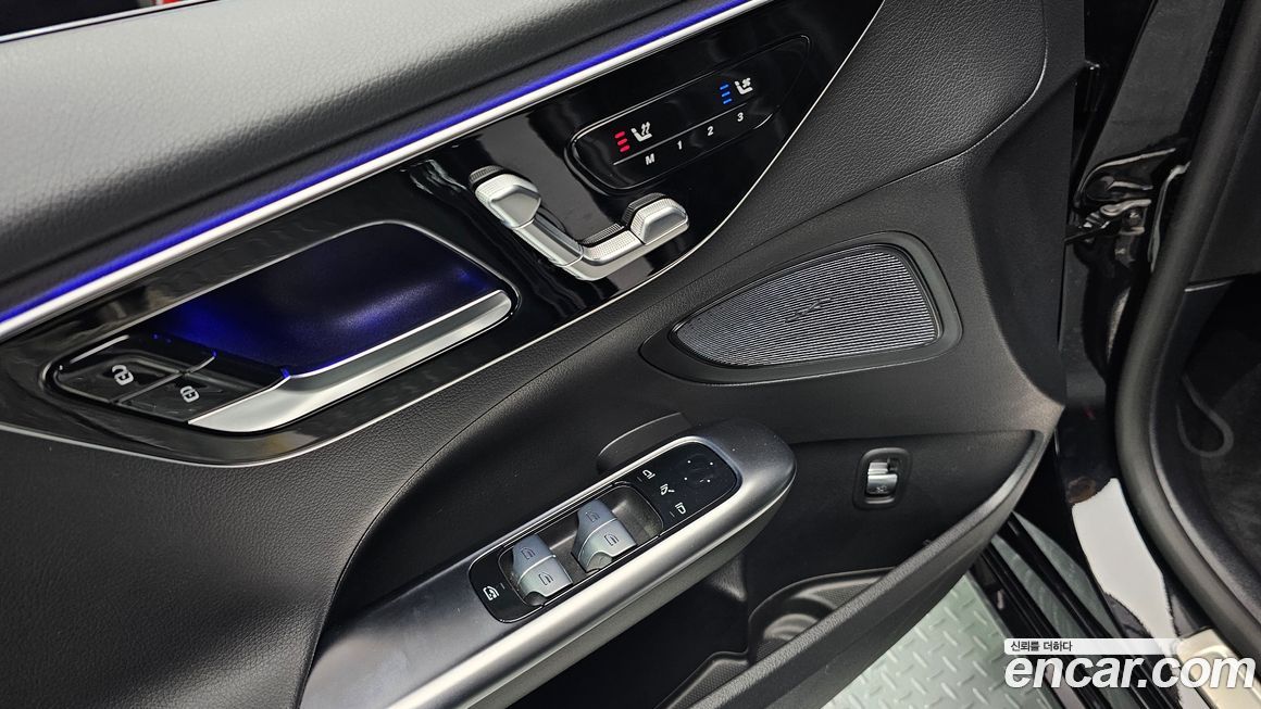 Mercedes-Benz C-Class 2024