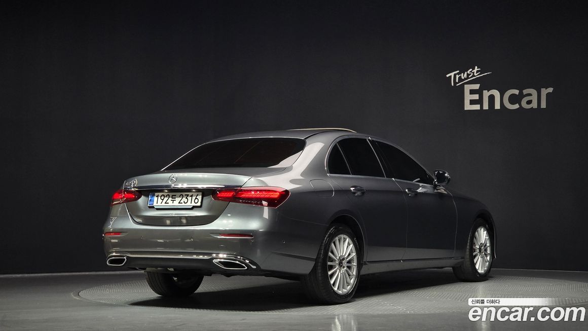 Mercedes-Benz E-Class 2023