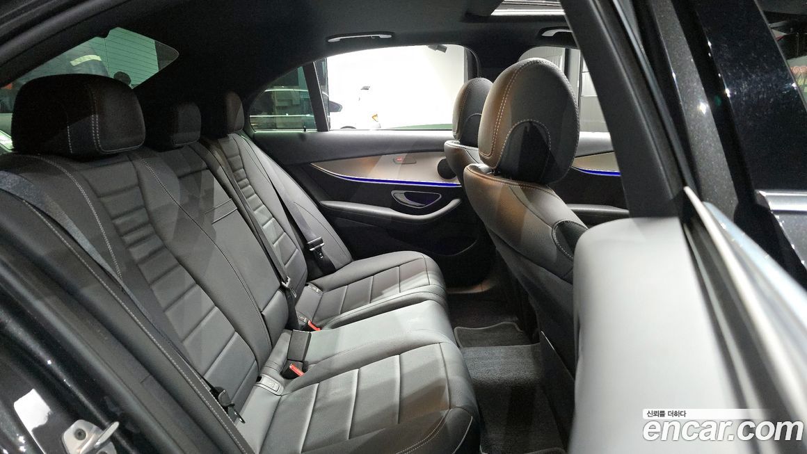 Mercedes-Benz E-Class 2021