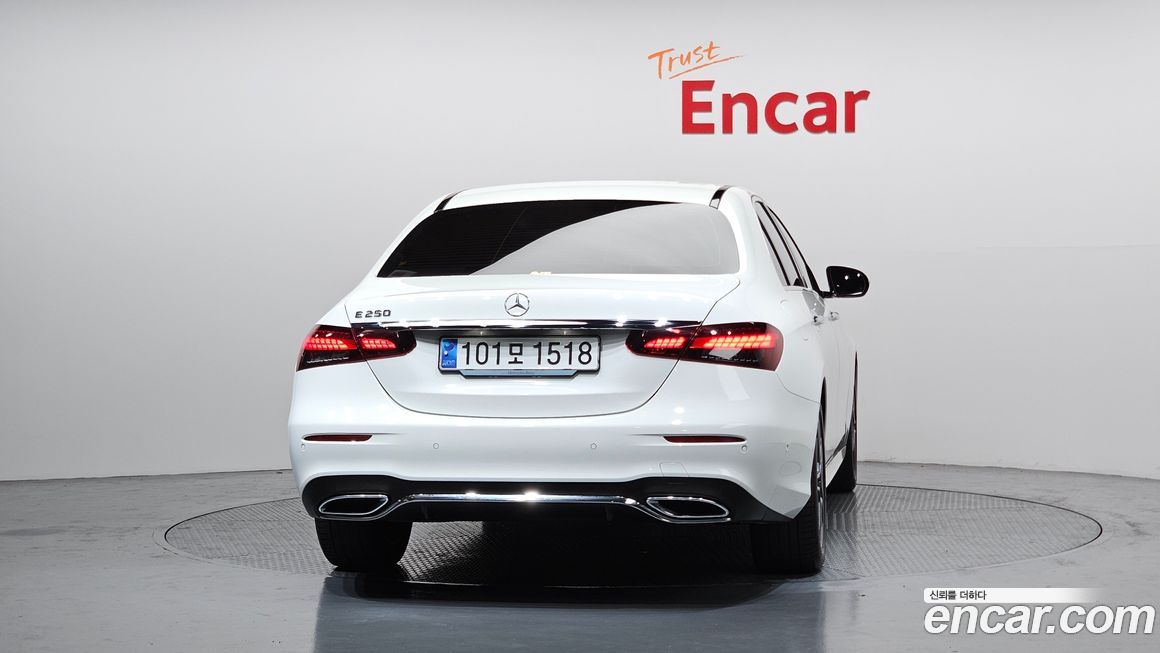 Mercedes-Benz E-Class 2023