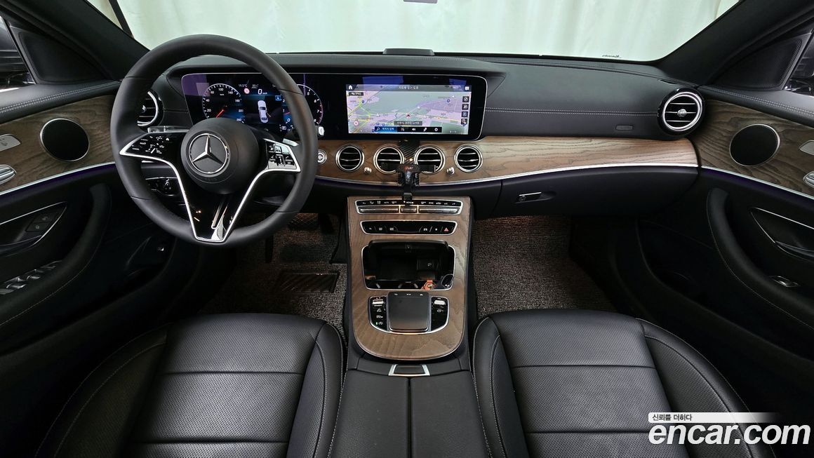 Mercedes-Benz E-Class 2023