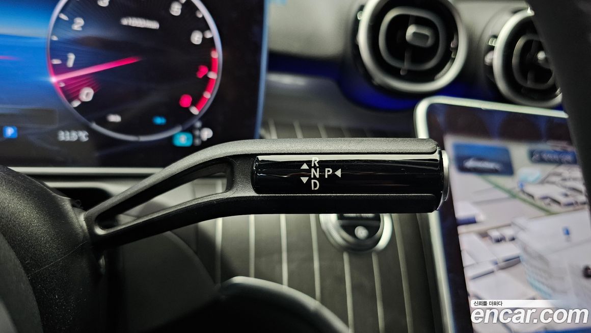 Mercedes-Benz C-Class 2024