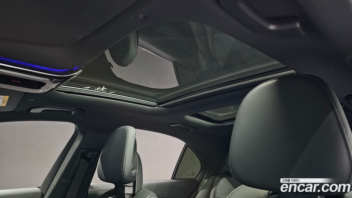 Mercedes-Benz C-Class 2024