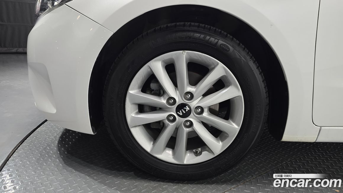 Kia K3 2016