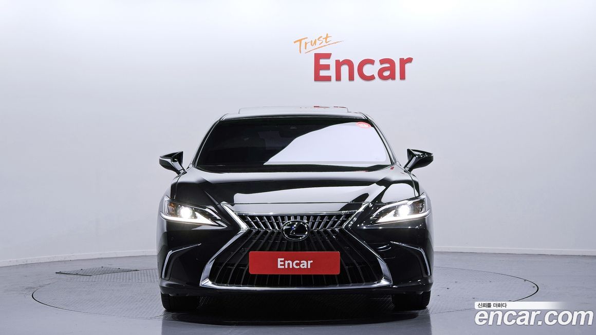 Lexus ES 2023
