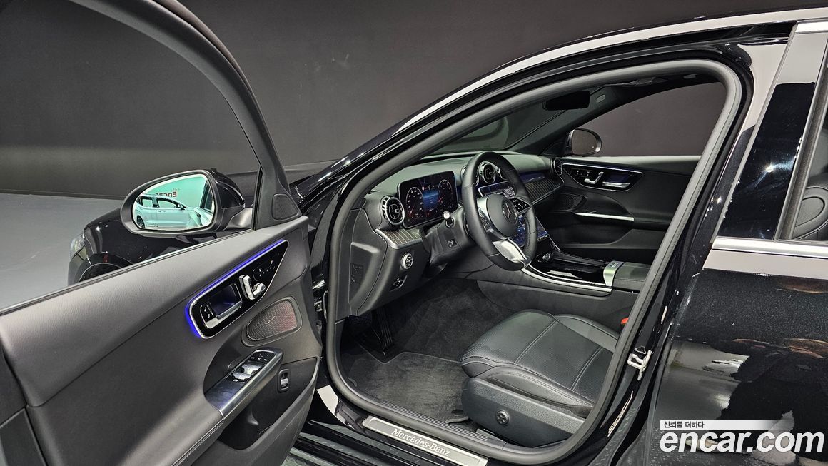 Mercedes-Benz C-Class 2024