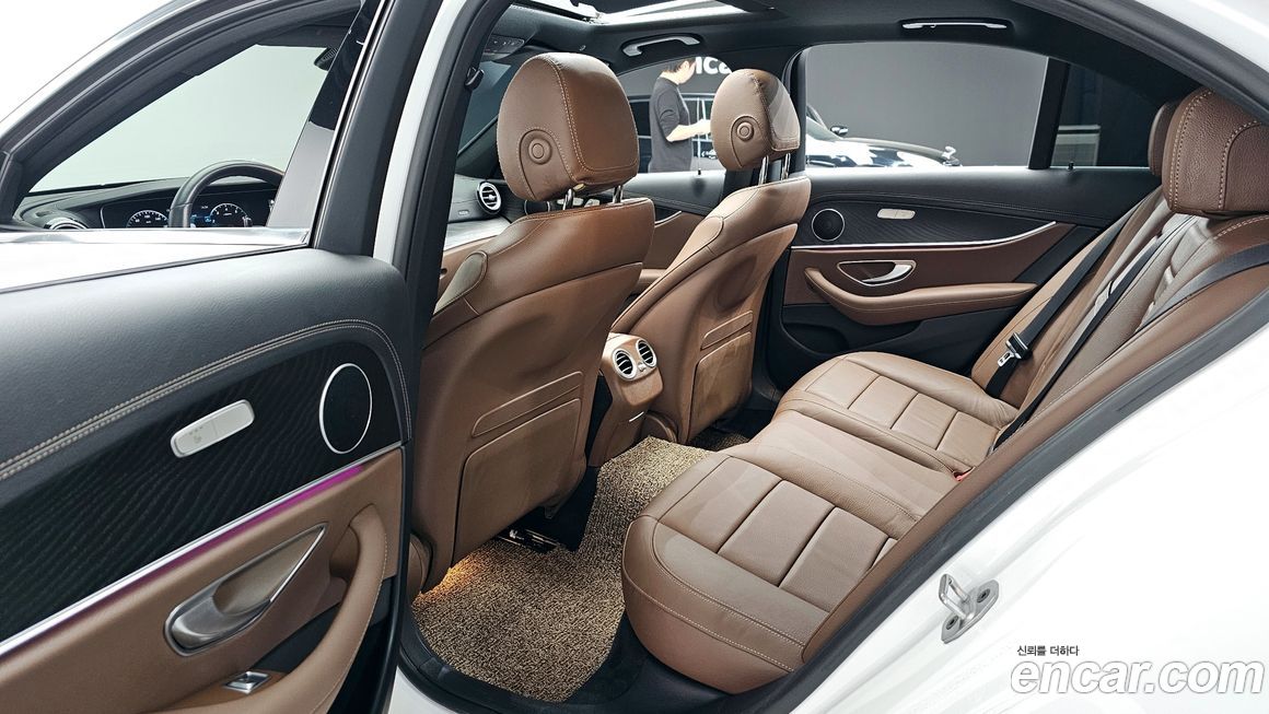 Mercedes-Benz E-Class 2023