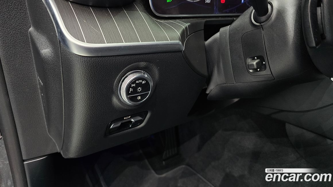 Mercedes-Benz C-Class 2024