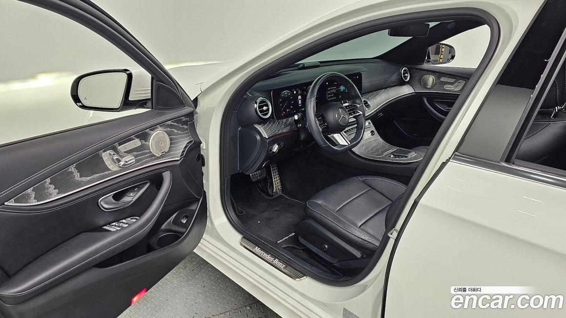 Mercedes-Benz E-Class 2022
