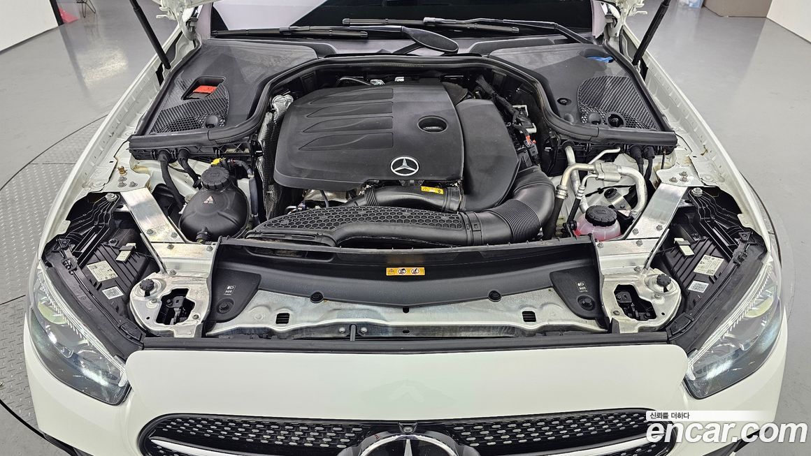 Mercedes-Benz E-Class 2022