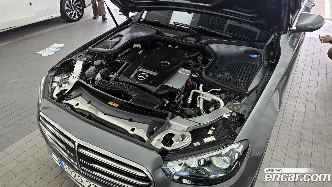 Mercedes-Benz E-Class 2023