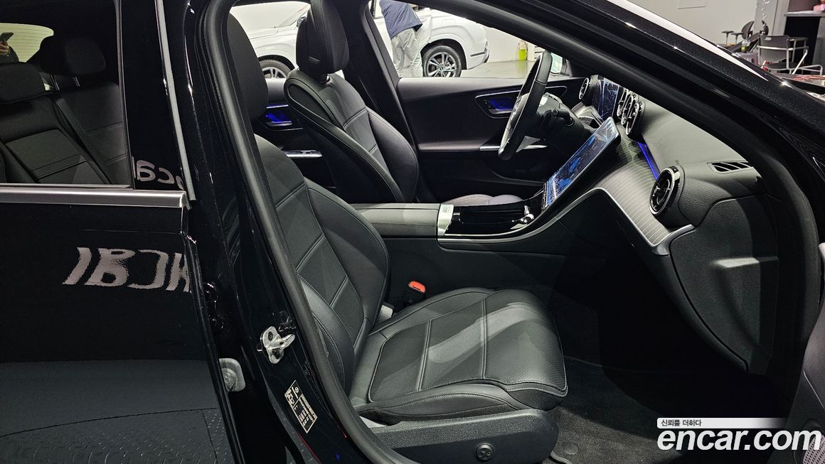 Mercedes-Benz C-Class 2024