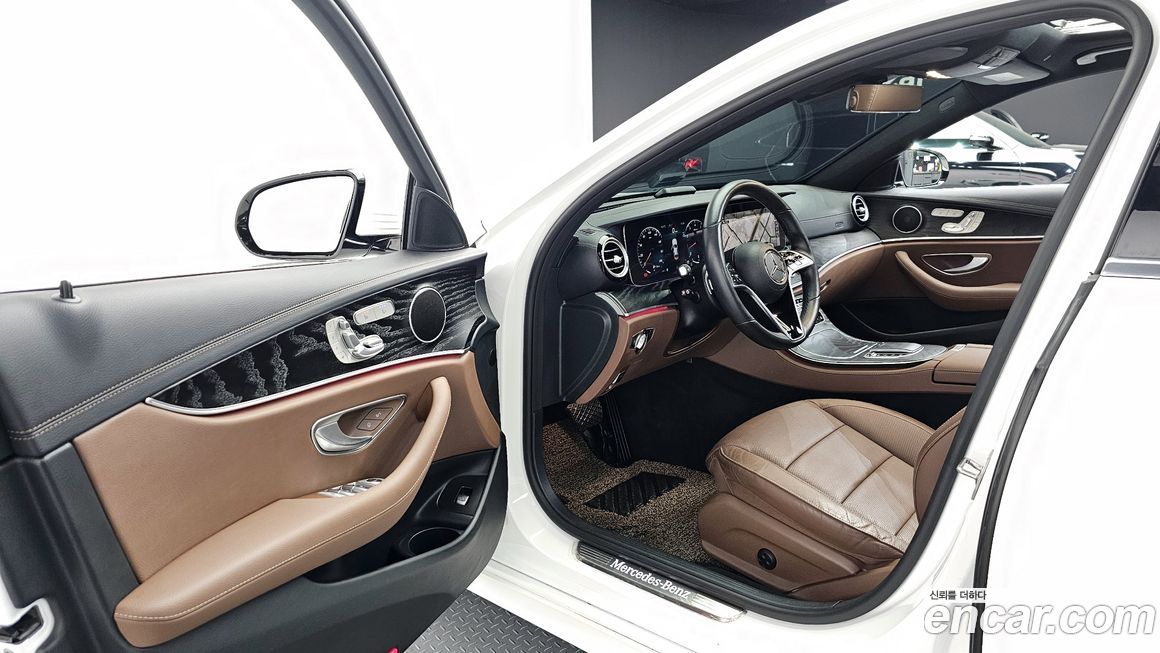 Mercedes-Benz E-Class 2023