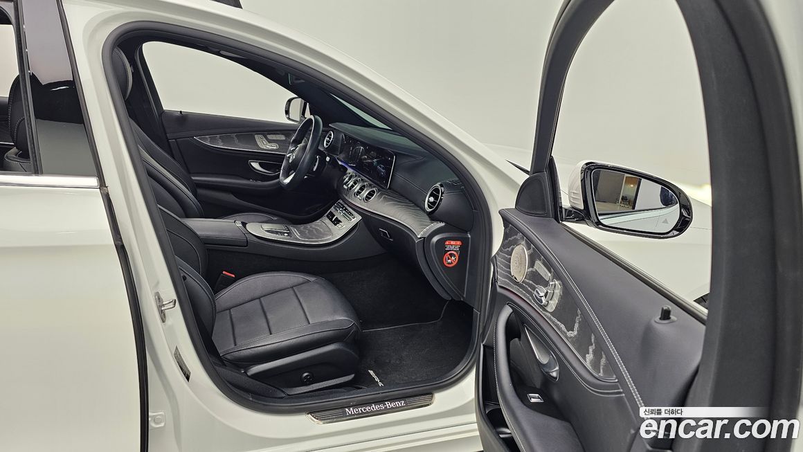 Mercedes-Benz E-Class 2022